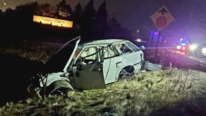 The scene of a single-vehicle crash in Stoney Creek, Ont. is seen in this image. (Twitter/OPP Highway Safety Division) 