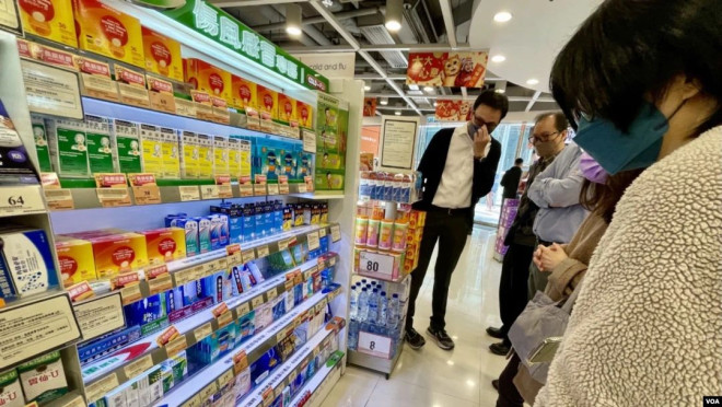 中港邊境重開前港人搶藥搶打針自保評論員憂大量確診者滯留引恐慌