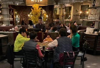 王祖蓝陪妻子回加拿大 一家6口米其林餐厅被偶遇