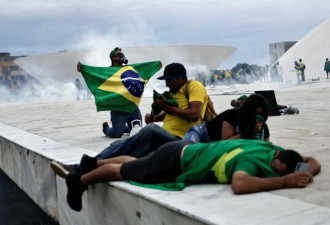 巴西上演美国会山庄骚乱 关键问题一次看
