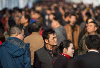 中国这40年贬值最厉害的是老板 其次是大学生
