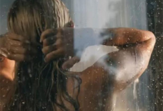30岁美国歌手晒赤身淋浴照引粉丝围观
