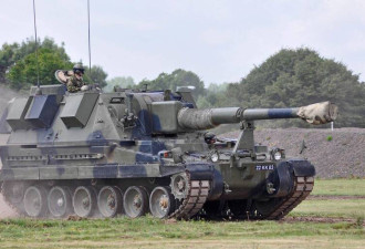 升级：英国援乌“挑战者2式”战车 AS-90自走炮