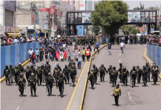 快讯：秘鲁首都进入紧急状态 示威迄今至少42死