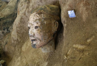 兵马俑曝清晰出土照！一号坑挖10多年“第一面盾牌”