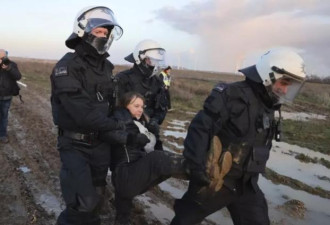 声援抗争活动 瑞典环保少女通贝里被捕
