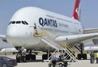 澳洲航空航班突“引擎故障”发出求救讯号