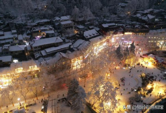 江西庐山：雪后牯岭小镇入夜宛如童话世界