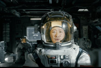《流浪地球 2》破北美华语片纪录