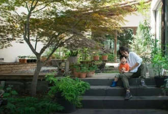 北京中产40岁退休做全职奶爸：在家造别墅