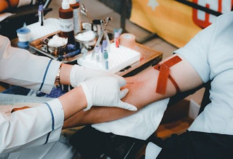 美国FDA宣布放宽这一群体的献血限制 条件是.....