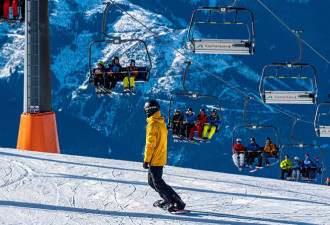野外滑雪遇雪崩 日长野县山区10馀人受困