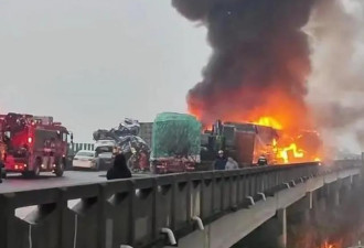 视频:49车追撞焚烧 湖南高速重大事故 酿16死66伤…