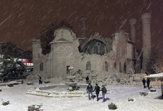 土耳其叙利亚强震 已知超过2300死