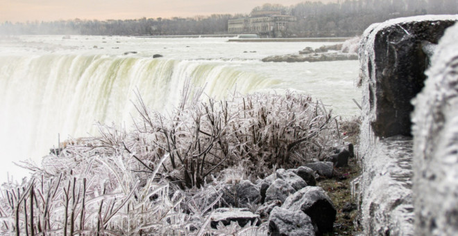 Niagara Falls has frozen over and it's so beautiful right now (PHOTOS)