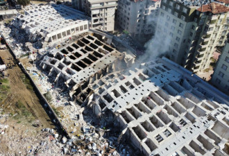 想逃！土耳其豪宅崩塌千人遭活埋 建商在机场遭逮