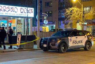 多伦多市中心男子腹部被刺受重伤 警方寻嫌疑人