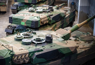 4辆豹2+60辆PT-91战车 波兰总理送乌大礼