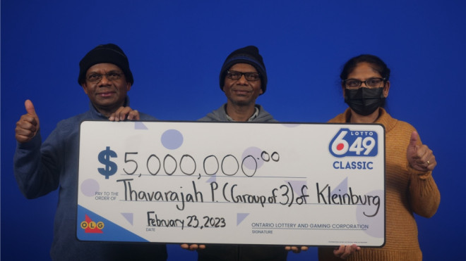 The three siblings Thavarajah Ponnuthurai, Yogarajah Ponnuthurai, and Arulvathani Uthayakumar with their Lotto 6/49 jackpot win. (OLG)