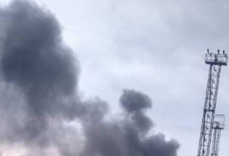 乌军大规模袭击！克里米亚马里乌波机场火光冲天