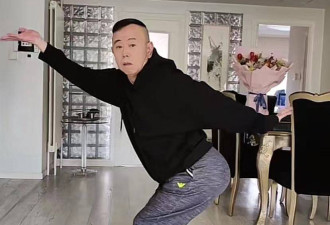 65岁潘长江跳网红傣族舞 直播翻车后消瘦不少