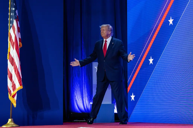 被问若被起诉是否会继续参选2024,特朗普:当然,我根本不会考虑退出|特朗普|纽约时报|环球网_新浪新闻