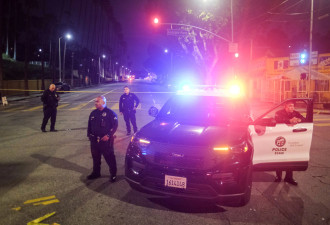 洛杉矶3警察中弹 嫌疑人躲民宅车库被包围