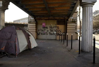 &quot;住&quot;地铁,露宿停车场,巴黎无家可归翻倍!
