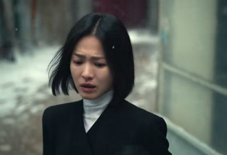 《黑暗荣耀2》两次特写女配空姐，还要露上身