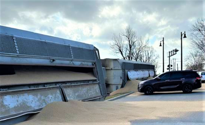 Piles of Ontario wheat spilled from a derailed train in Port Colbourne, Ont. on March 18 (NRPS)