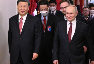 习近平邀普京今年访华 出席“一带一路”国际高峰论坛