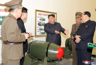 朝鲜公开实战化核弹头 展示至少10枚