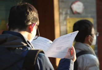大学生不想当脱下长衫的孔乙己 谁的错？