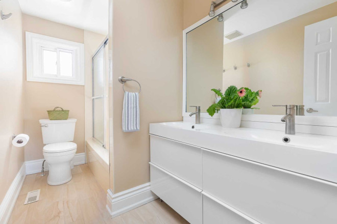 Toronto Life, Real Estate, House of the Week, Thornhill: bathroom