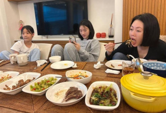 李敖女儿李文批小S吃相恶心，把女儿都教坏了