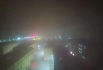 北京沙尘暴爆表 空气质量陷重度污染水平