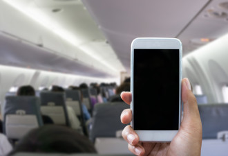 搭机起降手机须转“飞行模式” 让人吃一惊