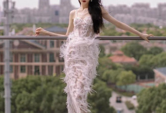 外媒镜头下的国内女星：刘亦菲扛住了