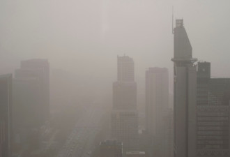 中国北方遭今年第8次沙尘暴 “呼吸全是撒哈拉的味道”