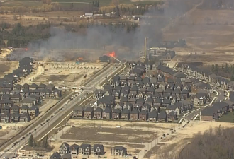 旺市在建豪宅大火：烧了至少71套单元 大部分要被全拆