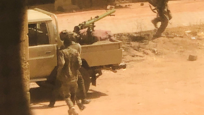 蘇丹衝突最少56死政府軍拒叛軍解散前談判住宅區現戰機裝甲車