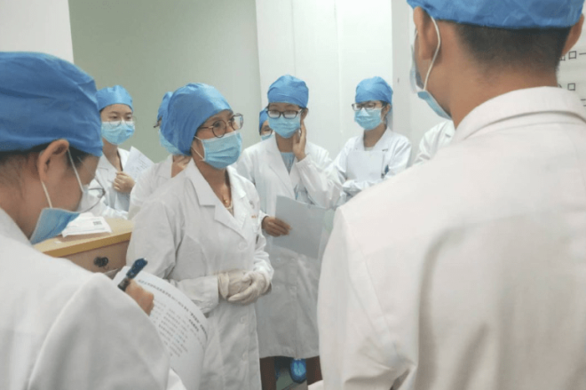 普通家庭的学生学医有多难，看看医学生付出的辛苦，你就明白了_工作