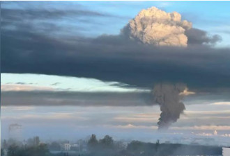 克里米亚储油厂发生大火遭烈焰吞噬 现蘑菇云