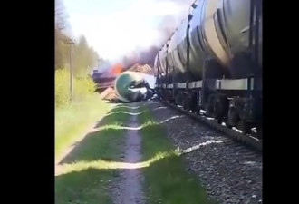 俄罗斯5.1破坏事件：货车被炸飞出轨