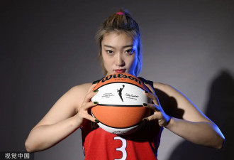 正式见面 女篮球员李梦“登陆”美国WNBA