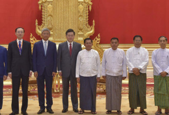 中国外长秦刚与缅甸军头会谈，并罕见造访中缅边境