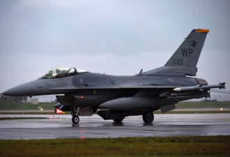 驻韩美军F-16战机发生坠毁事故 飞行员弹射逃生
