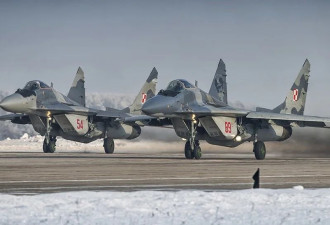 波兰已将第二批10架米格-29战机移交乌