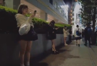 日本街头美女“企街”一字排开场面震撼 背后原因心酸