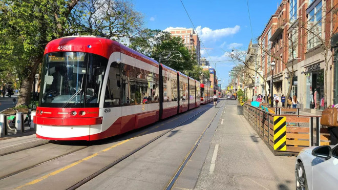 ttc streetcar derailed